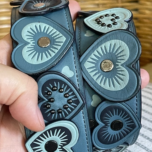 Coach Blue Leather heart appliques bagstrap with Gunmetal Hardware - Picture 2 of 6